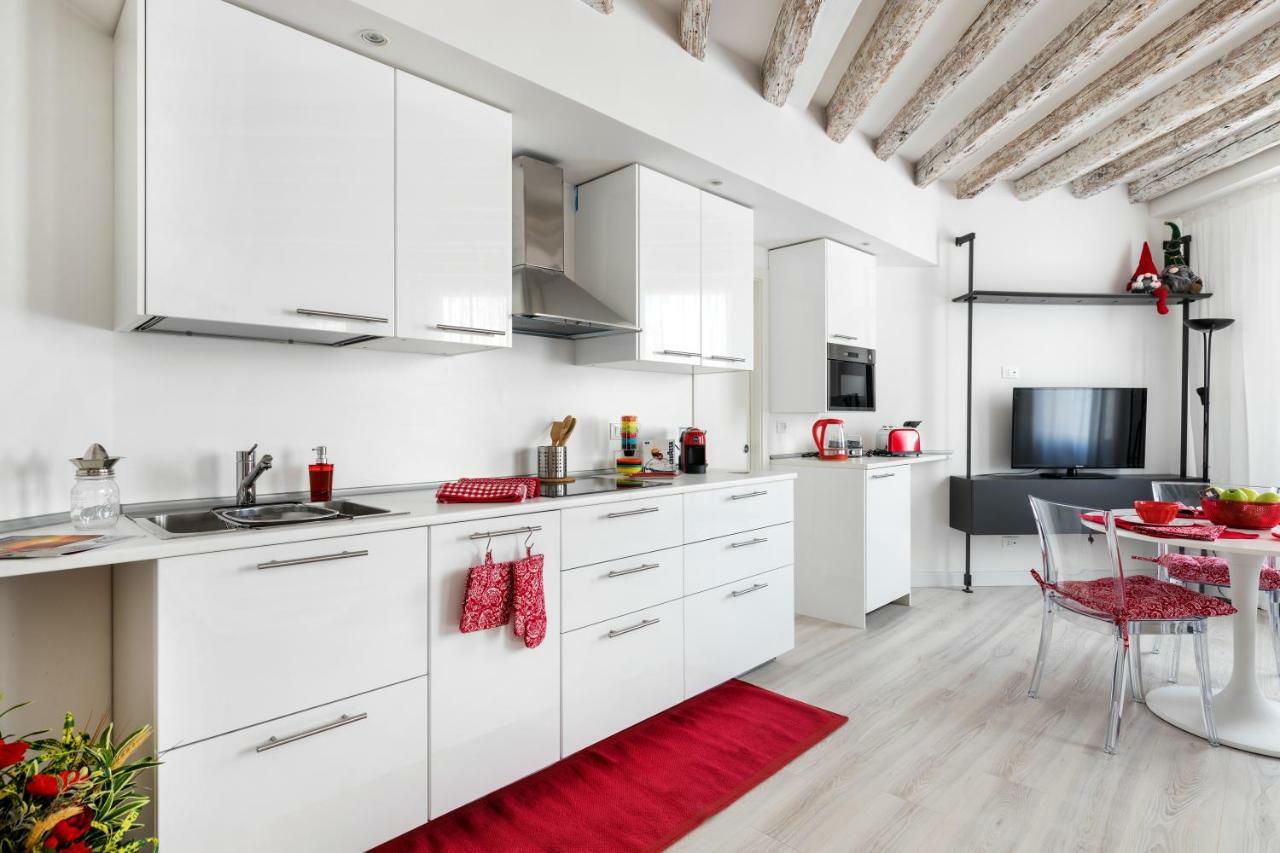 Heaven Biennale, The Elegant Apartment
