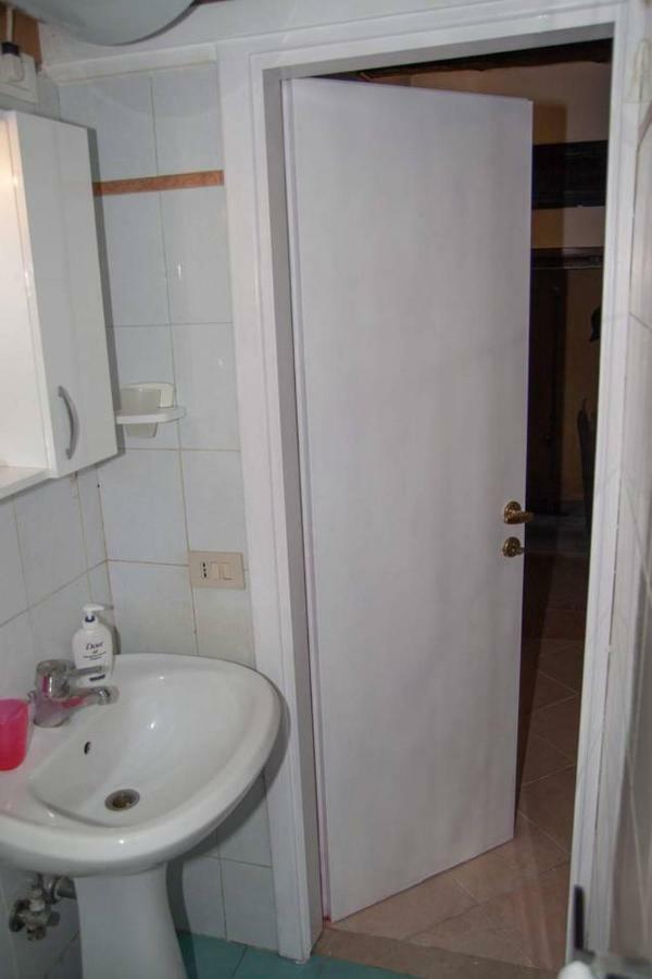 A Couple Of Steps From Rialto Apartment *