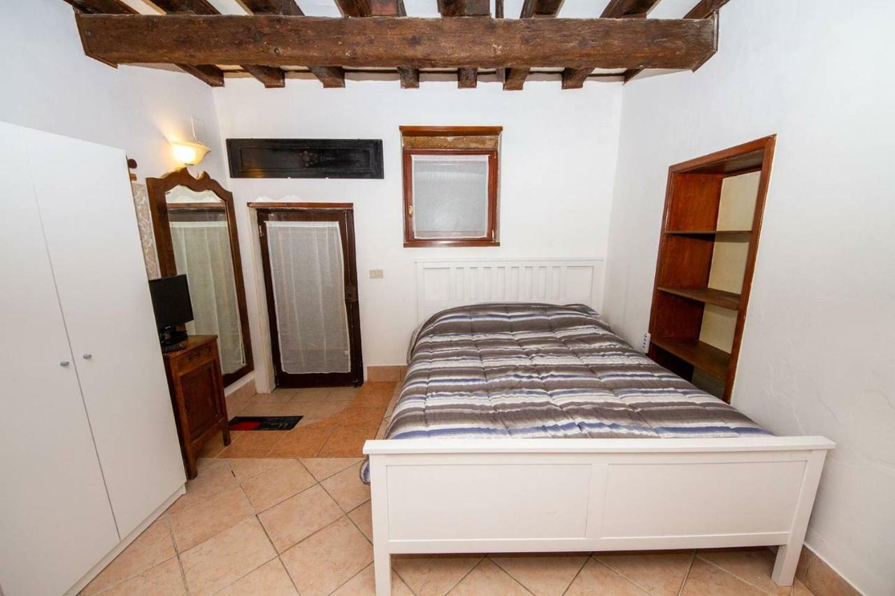 A Couple Of Steps From Rialto Apartment *