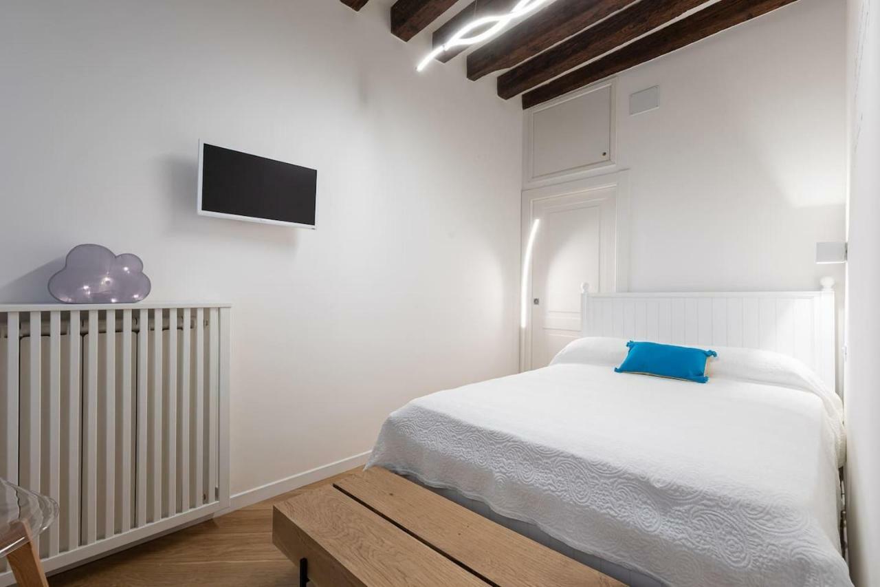 Apartment Privacy In - Your To Be Let Alone *