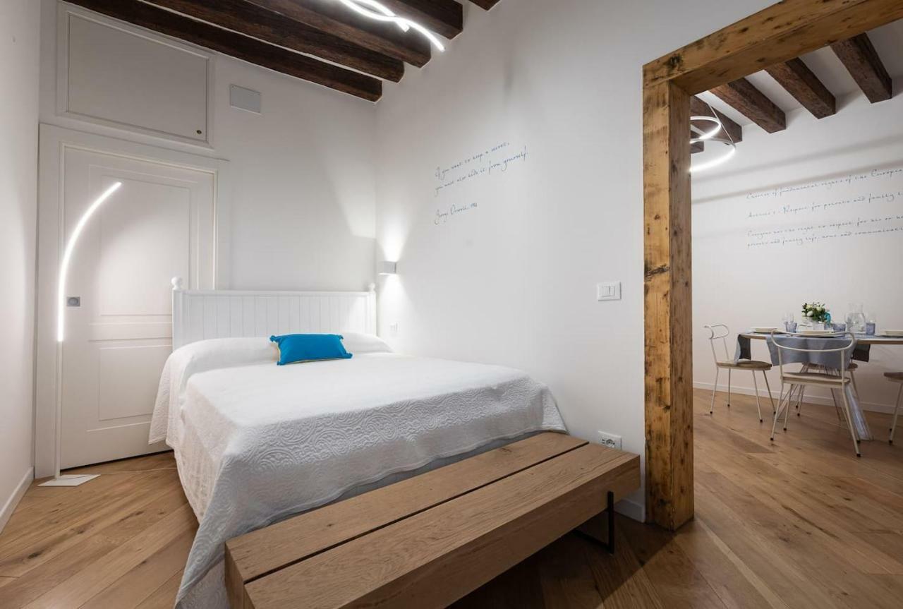 Privacy In - Your To Be Let Alone Apartment Venice