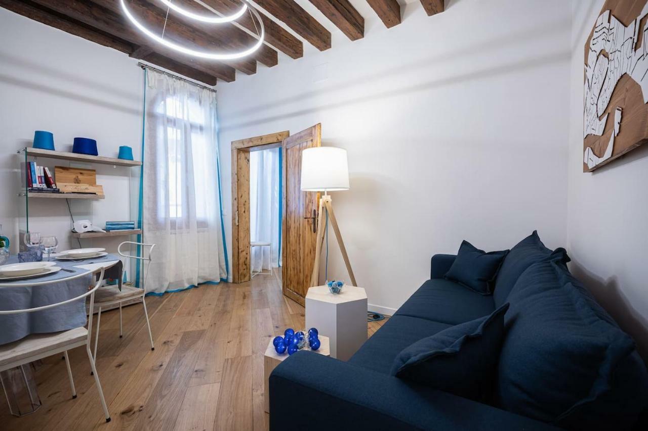 Privacy In - Your To Be Let Alone Apartment Venice