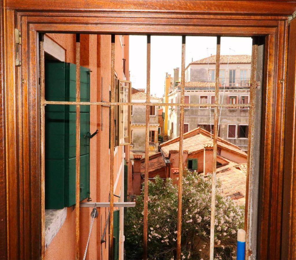 Al Mezzanino, Palazzo Torniello *