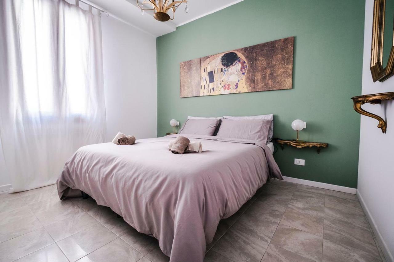 Palazzina Bandiera E Moro Apartment *
