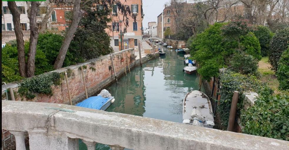 Susy Biennale - Canal View And Garden Apartment *