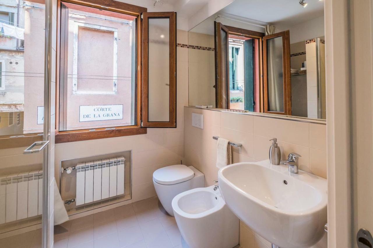 Palazzina Bandiera E Moro *