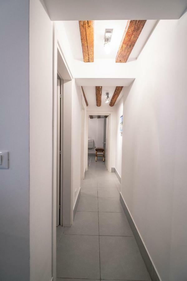 Palazzina Bandiera E Moro *