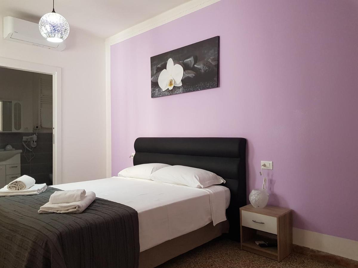 Guest house Vacancies *