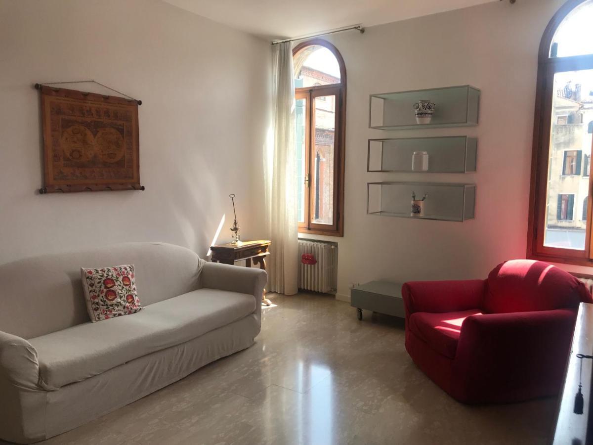 Homes & Holidays * Veneza