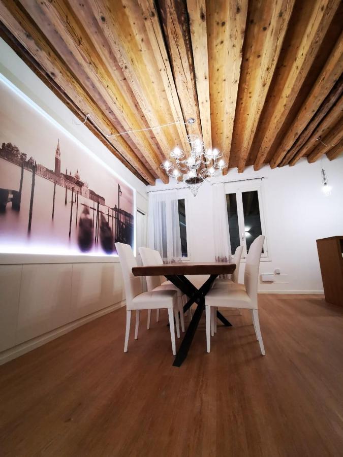Deluxe 3 Bedroom Flat In Rialto Apartment Venice