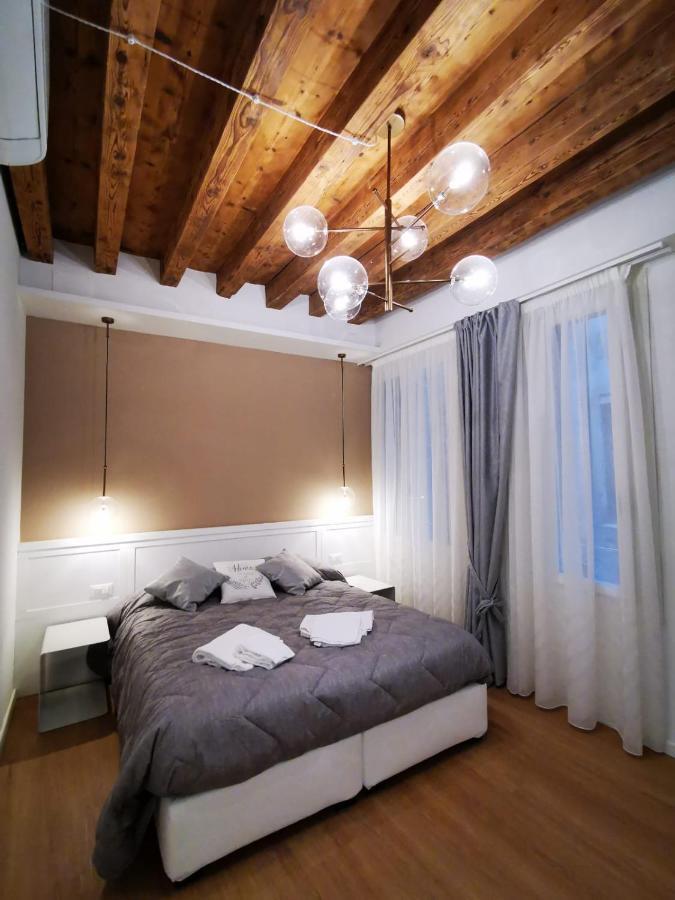 Deluxe 3 Bedroom Flat In Rialto * Venice