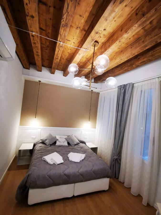 Deluxe 3 Bedroom Flat In Rialto Venice