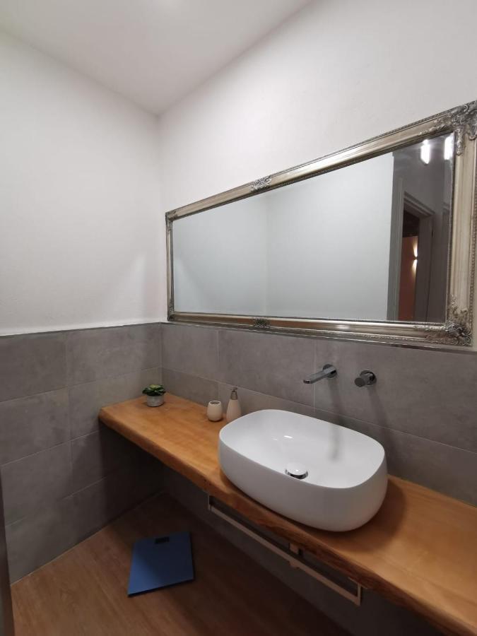 Deluxe 3 Bedroom Flat In Rialto Apartment *