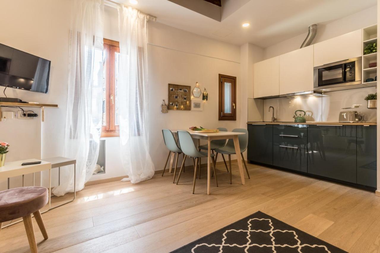 - Biennale 1 - 2 - 3 Apartamento
