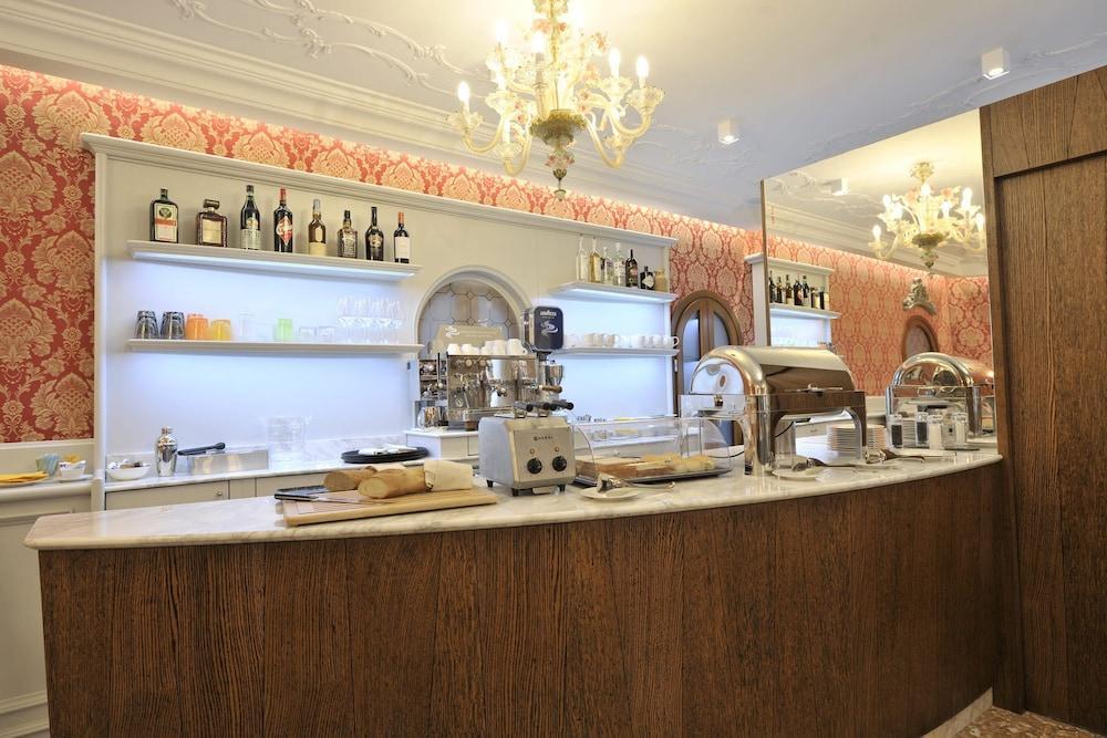 Al Theatro Palace Hotel