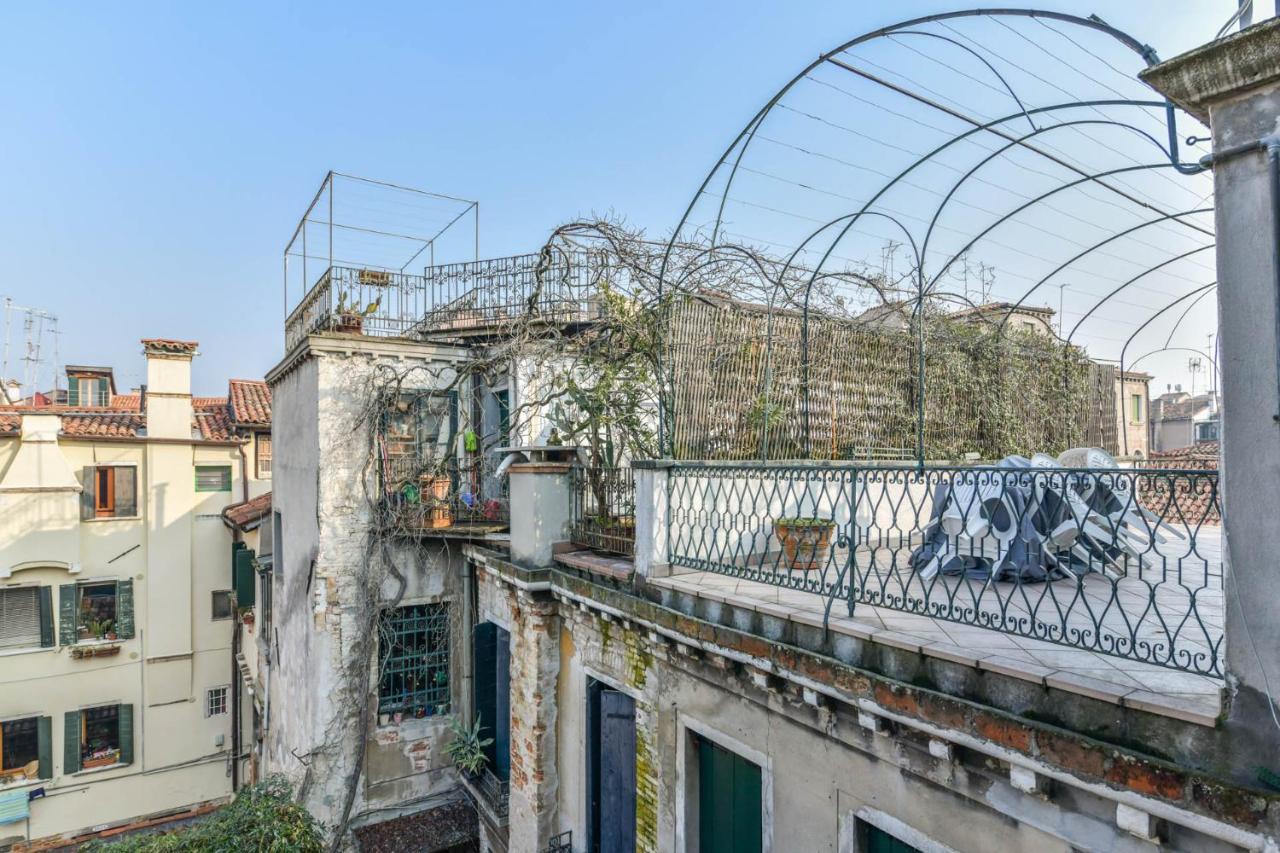 Mascareta, * Venice