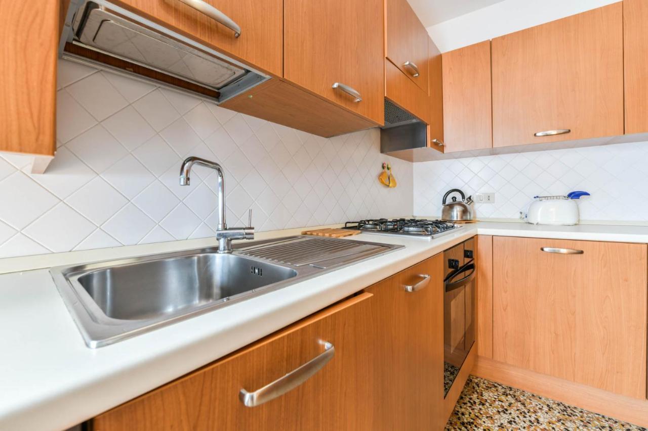 Mascareta, Apartment *
