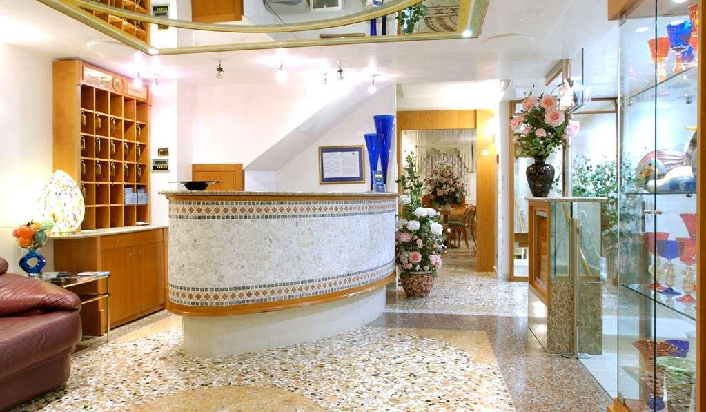 Hotel Antica Casa Carettoni 3*