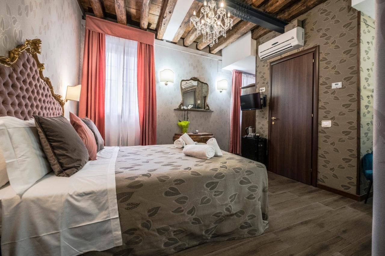 Guest house Ca' Lavezzera 2*
