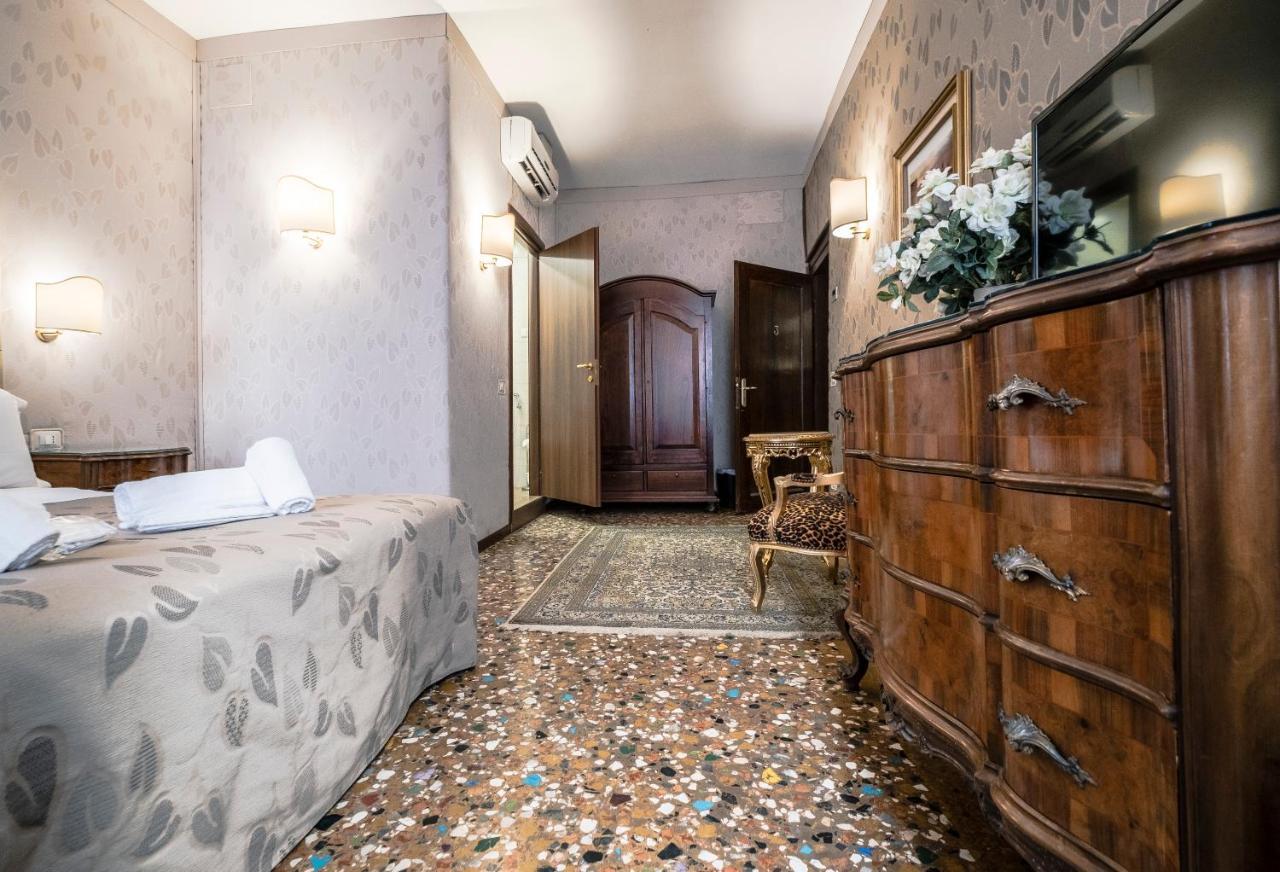 Guest house Ca' Lavezzera 2*