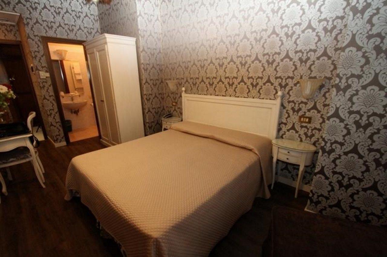 Hotel Roulette 3 3*