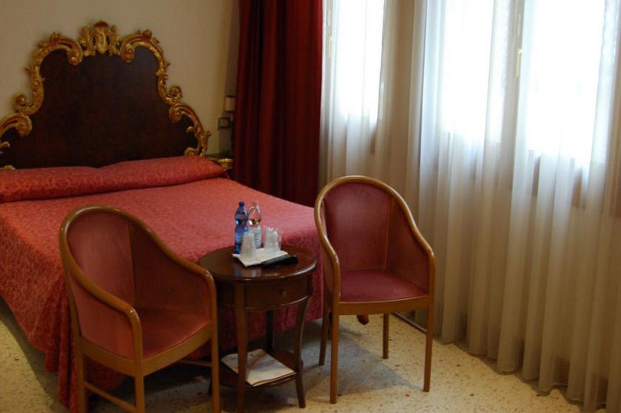 Roulette 3 Hotel 3*