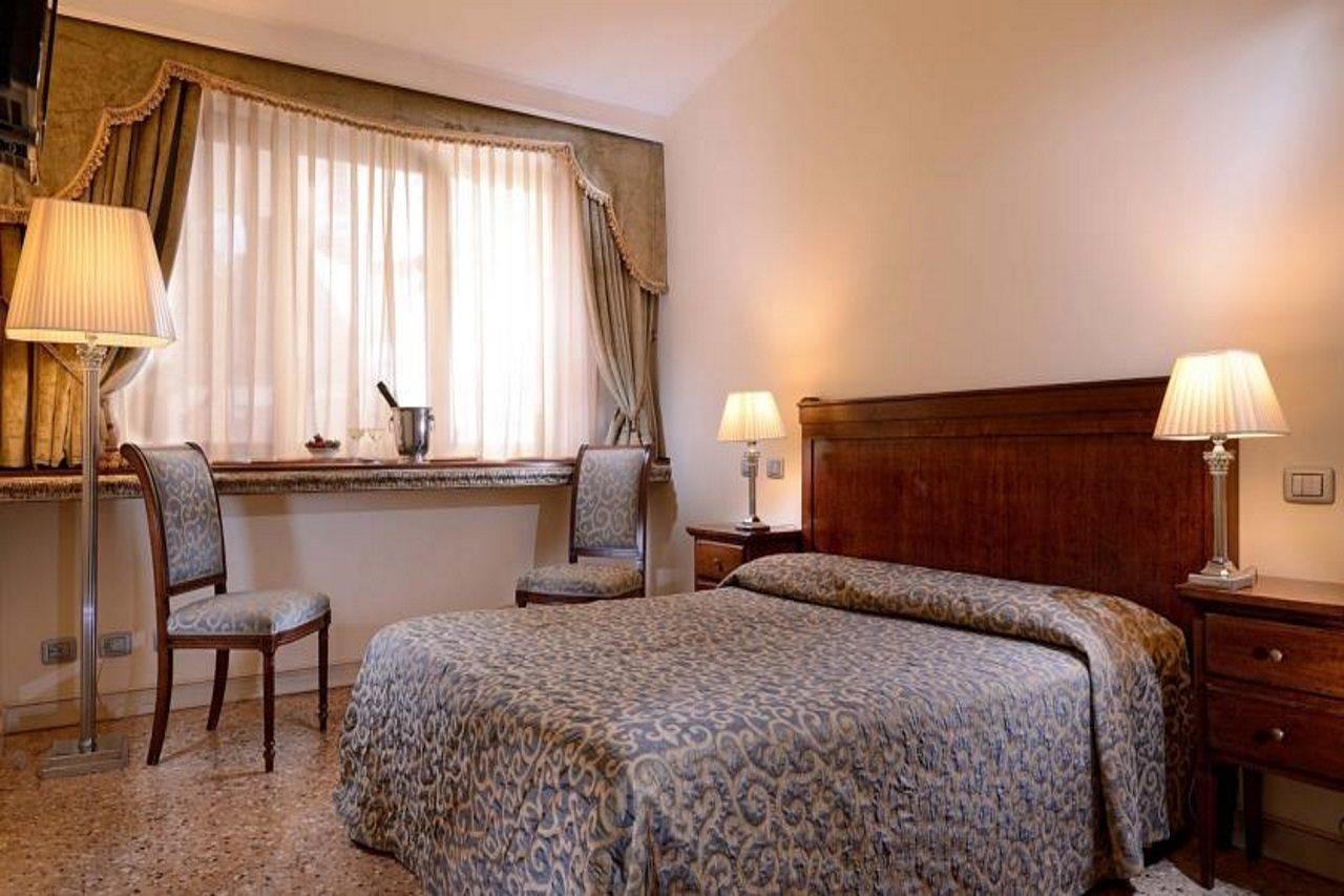 Roulette 3 Hotel 3*
