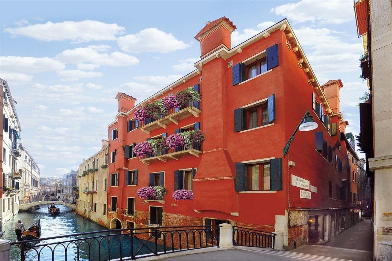 Roulette 3 Hotel