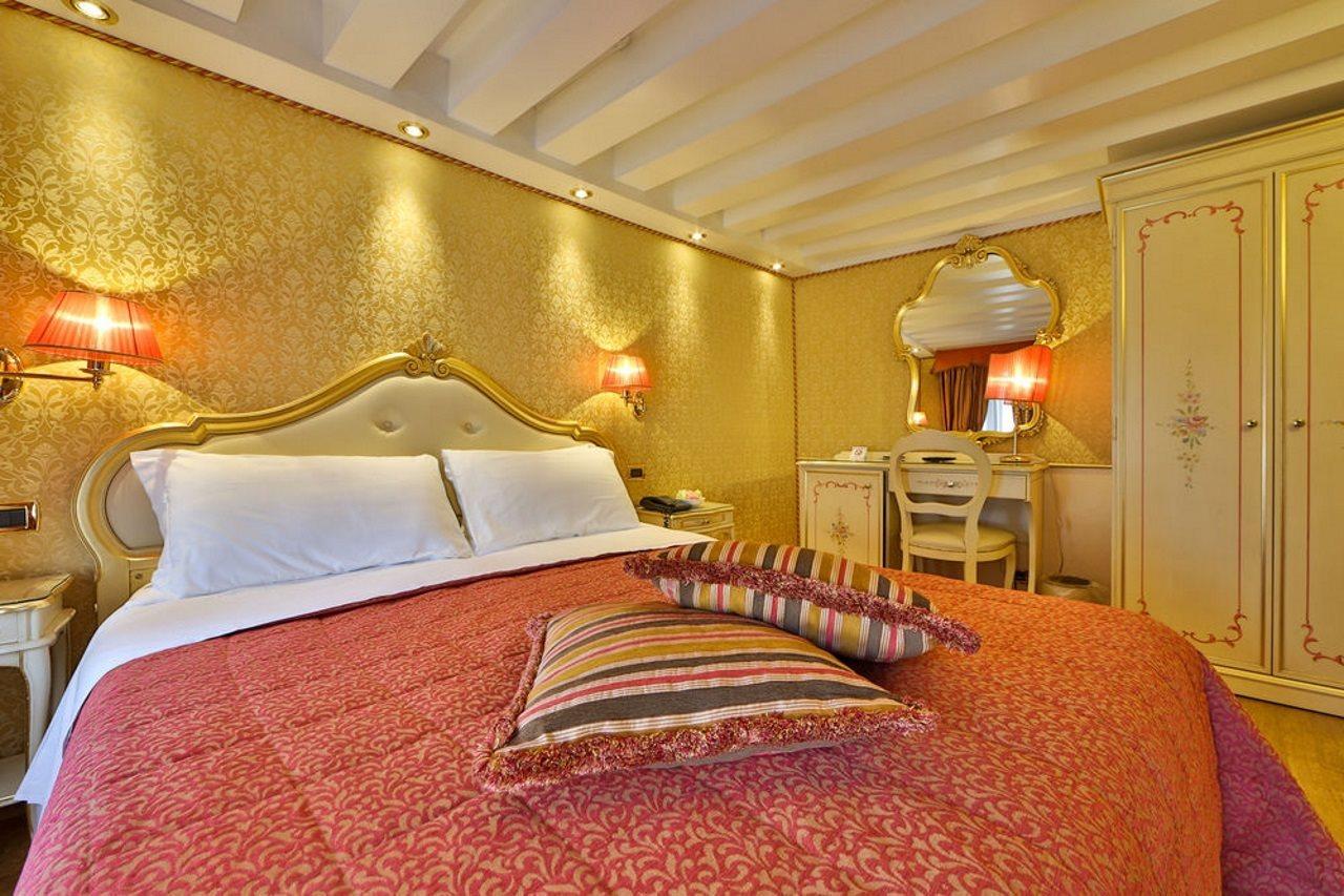 Roulette 3 Hotel 3*