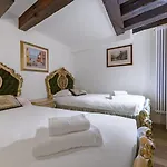 Gondola Luxury - Campo Santi Filippo E Giacomo By Wonderful Italy