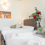 Riva Palace Apartments By Wonderful Italy