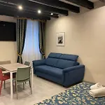 Ca\'Antica Sinagoga - Venice Canal Front Apartment