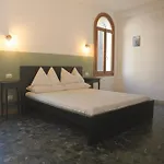 Venice Rooms