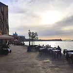 3 Windows On St Mark - Waterfront Apartment