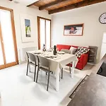 Venetian Exclusive Apartment R&R