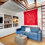 Bragora Smoochy Attic Venice