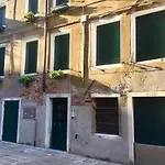 Venice Mirrors