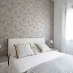 Dorsoduro Charme Apartments By Wonderful Italy