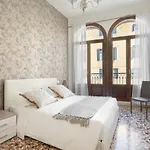 Dorsoduro Charme Apartments By Wonderful Italy