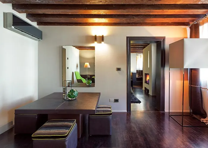 Charming House Iqs