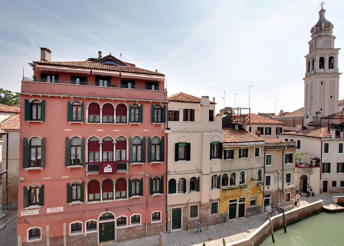 Palazzo Schiavoni Residenza D\'Epoca & Suite-Apartments