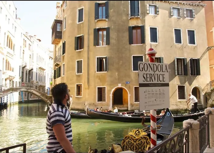Anzolo Palace - Rooms & Apartments