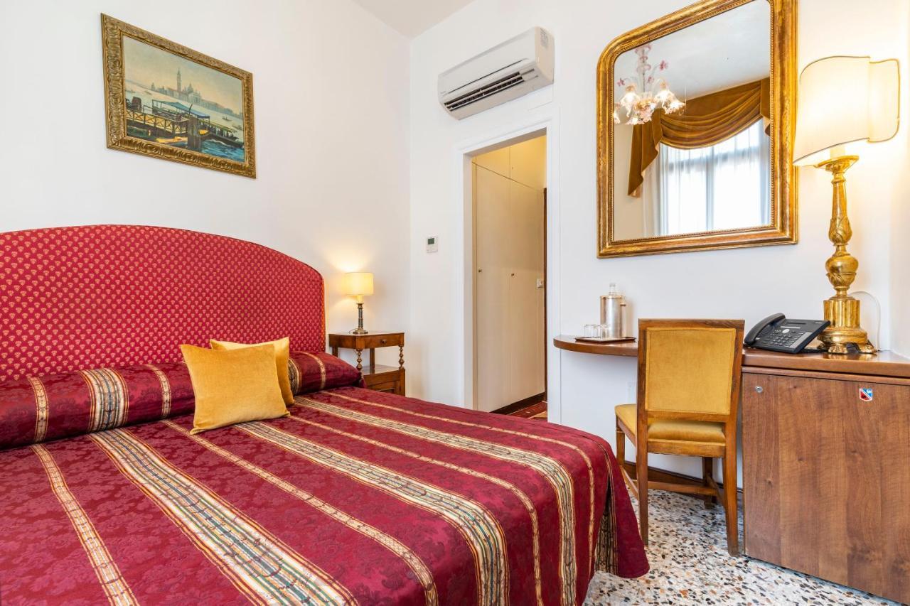 Palazzo Schiavoni Residenza D'epoca & Suite-apartments Guest house Venice