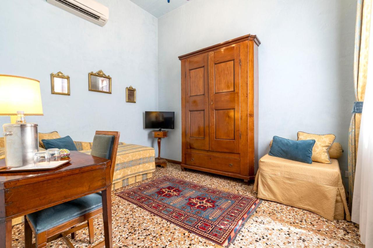 Palazzo Schiavoni Residenza D'epoca & Suite-apartments 3*