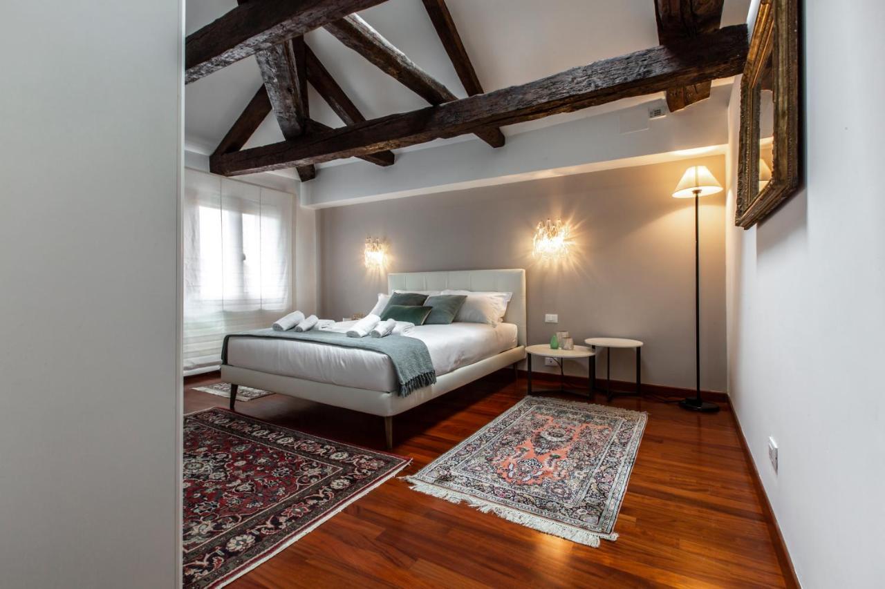 San Pantalon Luxury Penthouse R&r Apartment