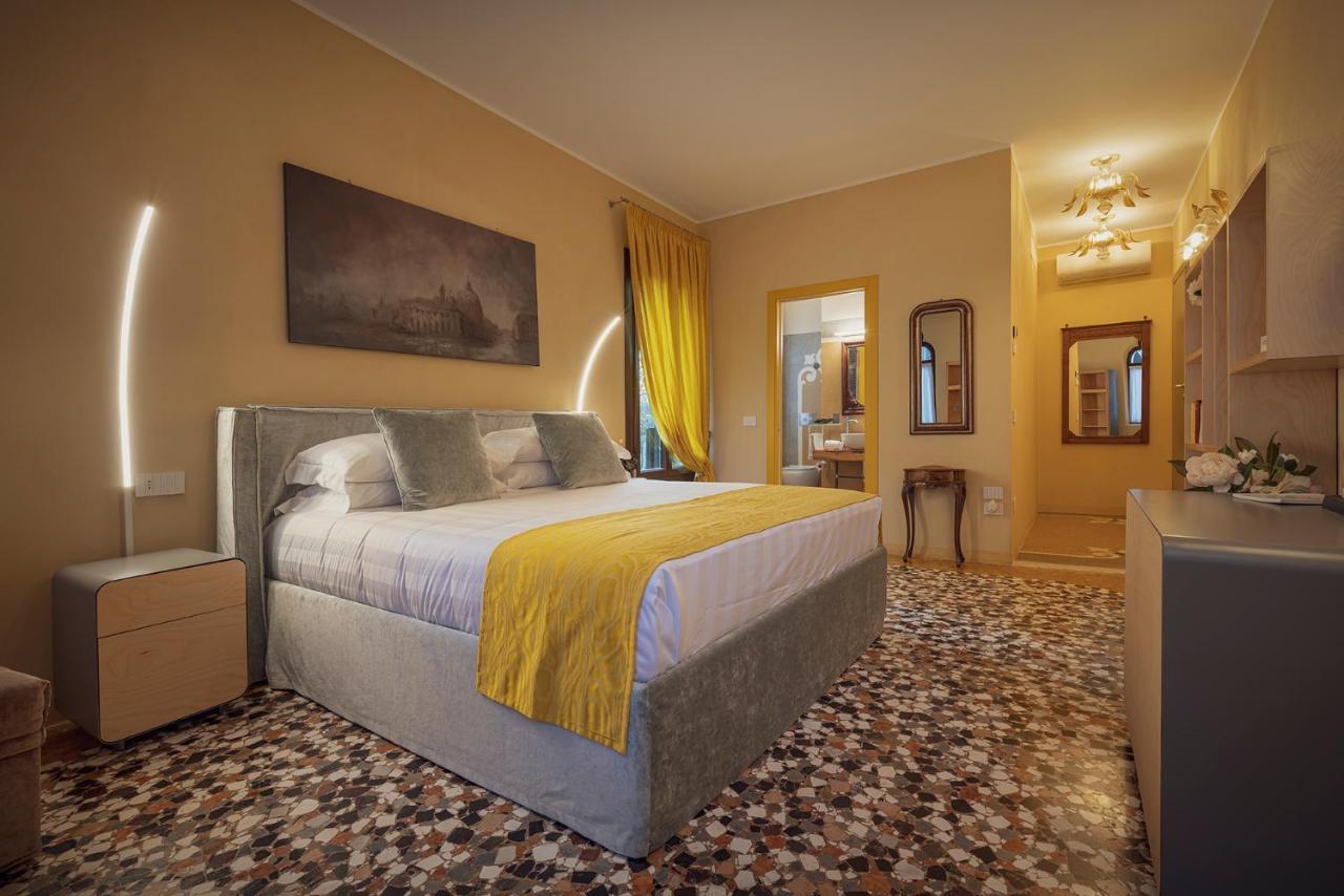 Cinqueteste Luxury 2* Venice