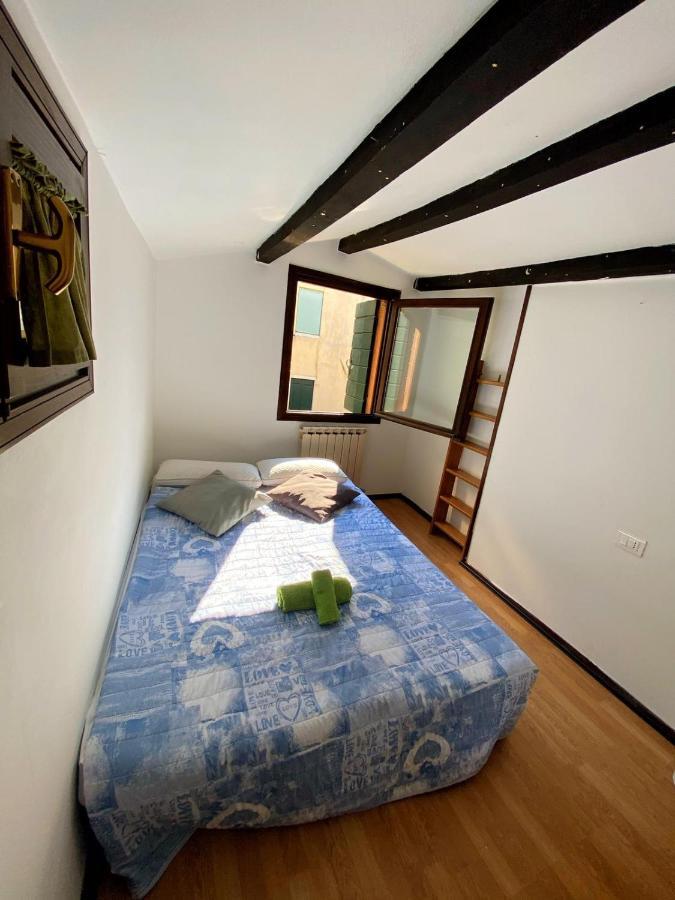 The Glamour Of San Marco Apartment