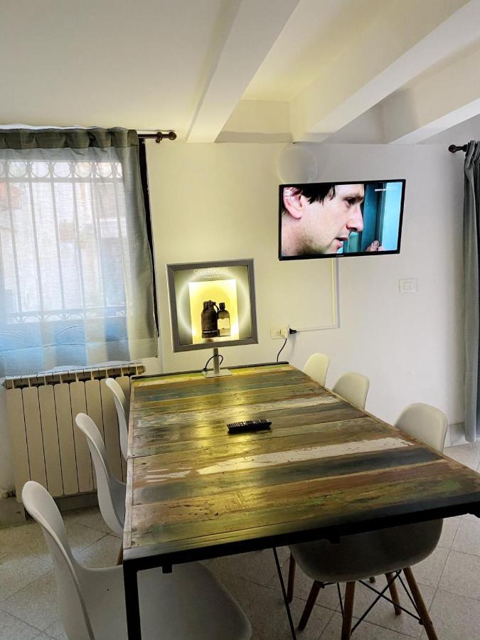 The Glamour Of San Marco Apartment *