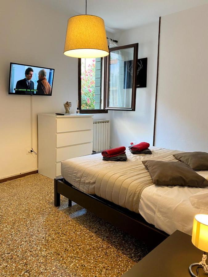 The Glamour Of San Marco Apartment
