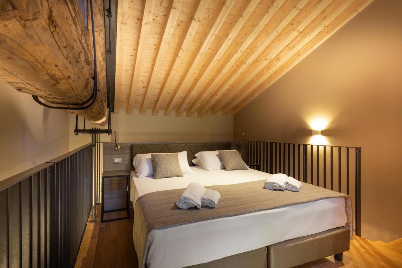 8 Loft Apartment *